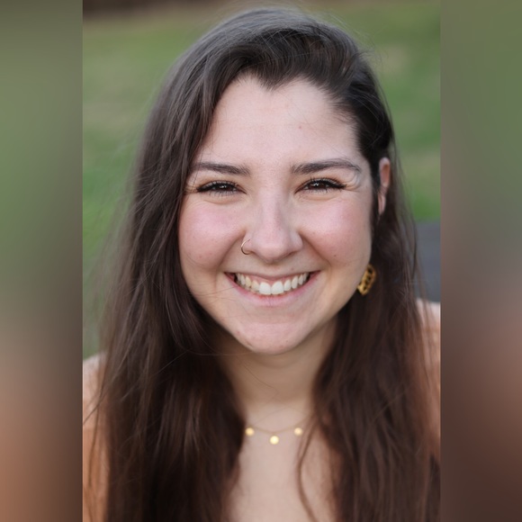 Meet your Posher, Kera - Picture 2 of 3